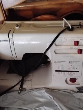 Kenmore White Sewing Machine - Compact Portable